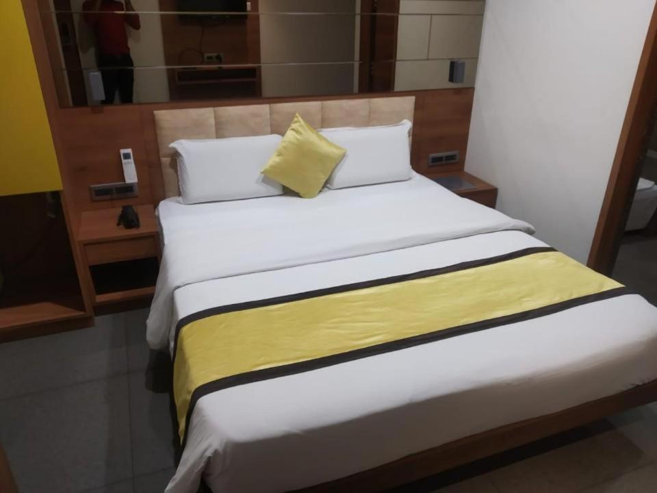 Hotel Avaante Ahmedabad Formerly Known As The Orchid Hotel Exteriér fotografie