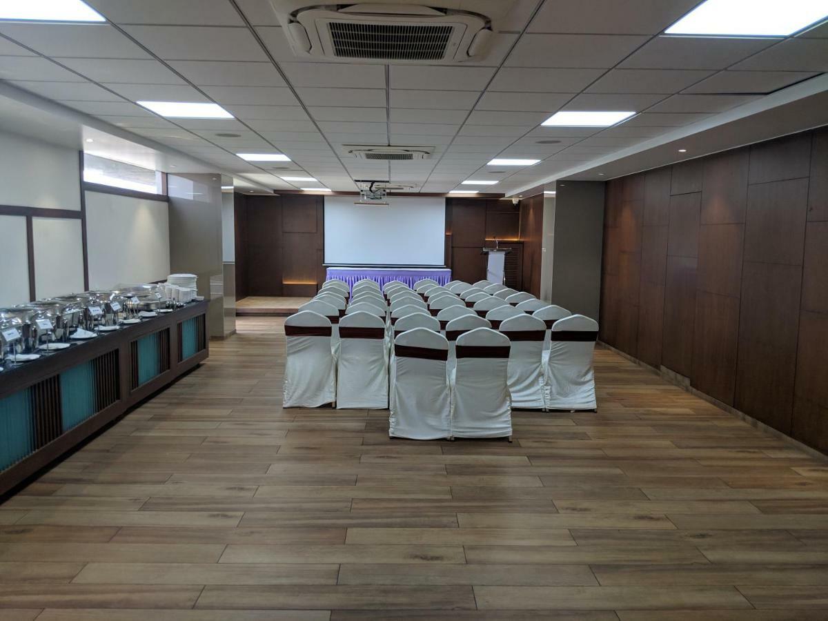 Hotel Avaante Ahmedabad Formerly Known As The Orchid Hotel Exteriér fotografie